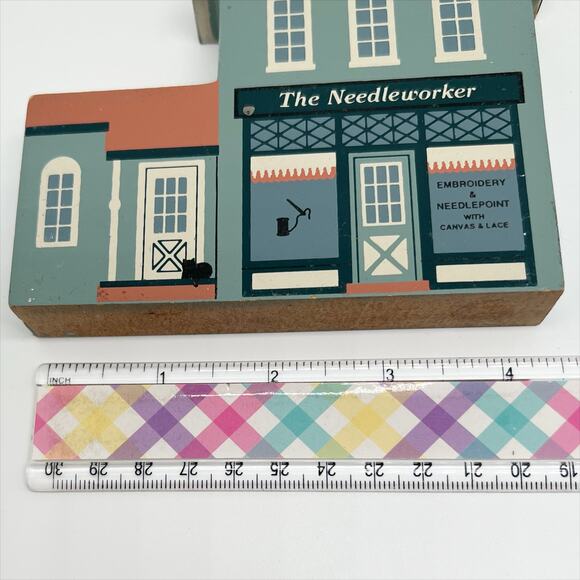 Vintage 1995 The Cat's Meow Needleworker Series XIII Wooden Shelf Sitter - Picture 6 of 7